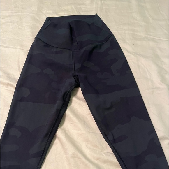 Alo leggings size small - Picture 2 of 3